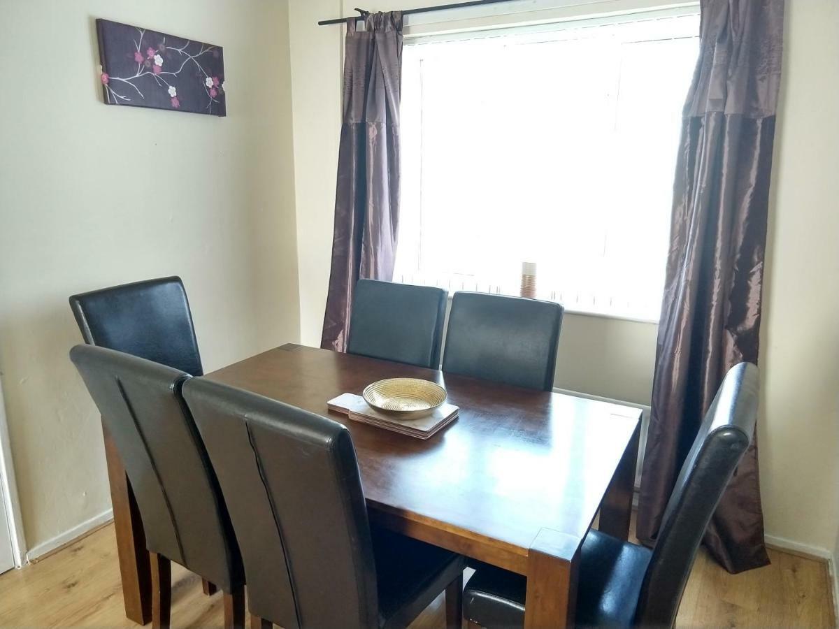וורקינגטון Rowe Gardens - Self Catering - Guesthouse Style - Comfortable Twin Or Double Rooms - Quiet Residential Area מראה חיצוני תמונה