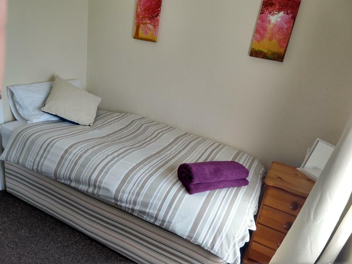 וורקינגטון Rowe Gardens - Self Catering - Guesthouse Style - Comfortable Twin Or Double Rooms - Quiet Residential Area מראה חיצוני תמונה