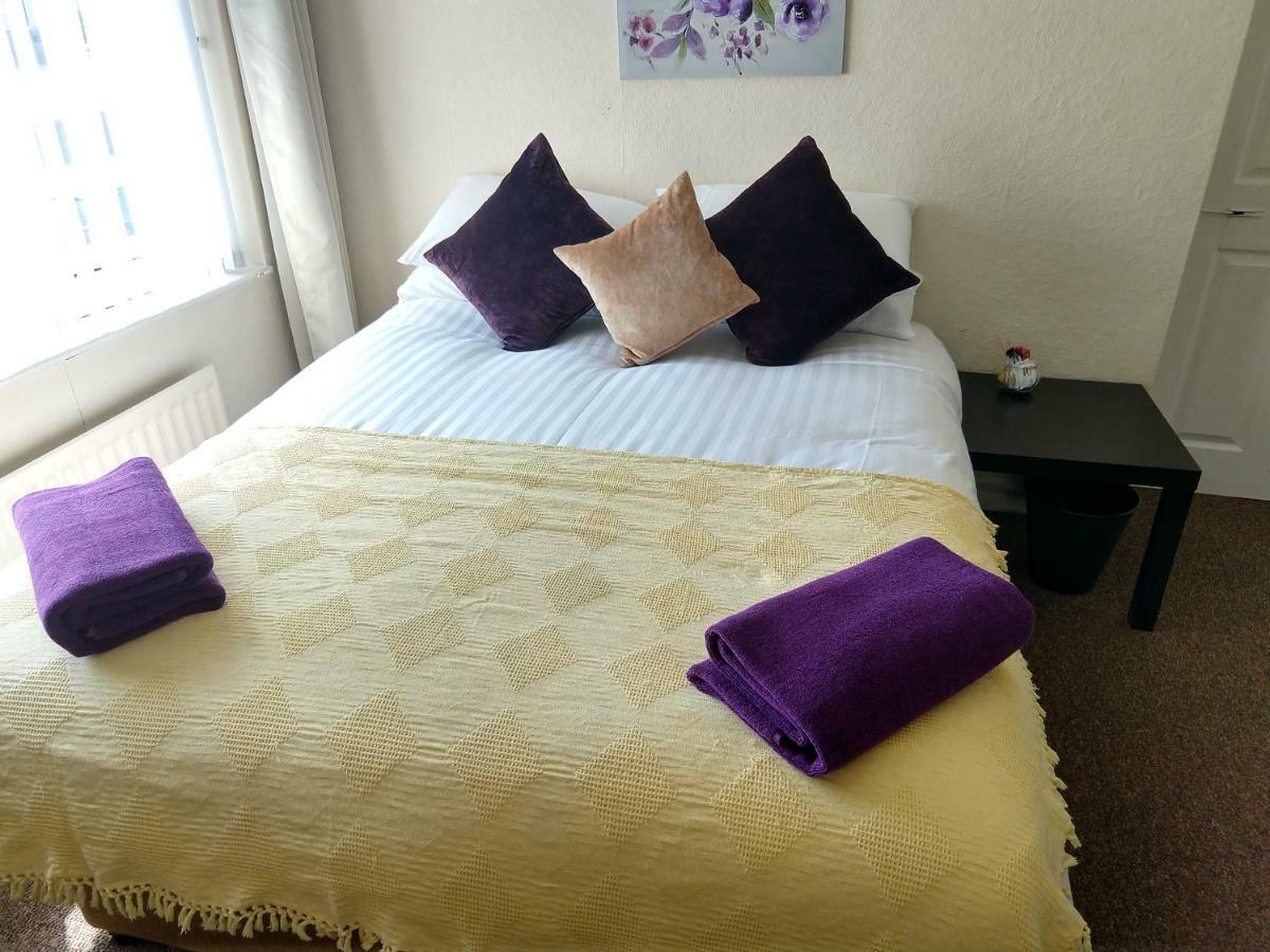 וורקינגטון Rowe Gardens - Self Catering - Guesthouse Style - Comfortable Twin Or Double Rooms - Quiet Residential Area מראה חיצוני תמונה